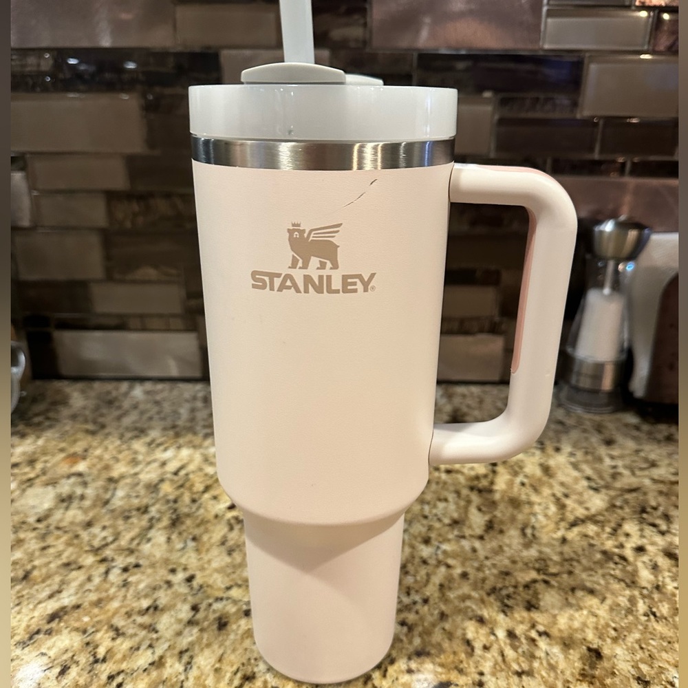 40oz rose quartz Stanley